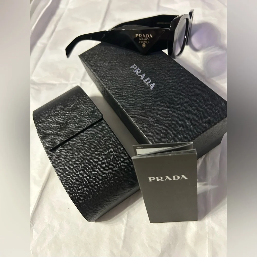 Black Geometric Sunglasses - Picture 5 of 12